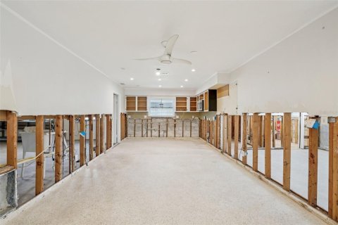 House in Saint Pete Beach, Florida 3 bedrooms, 169.73 sq.m. № 1545346 - photo 18