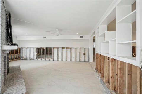 House in Saint Pete Beach, Florida 3 bedrooms, 169.73 sq.m. № 1545346 - photo 6