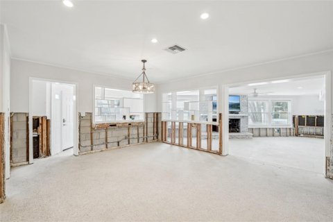 House in Saint Pete Beach, Florida 3 bedrooms, 169.73 sq.m. № 1545346 - photo 17