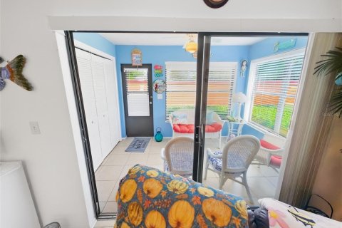 Condo in Hudson, Florida, 2 bedrooms  № 2396327 - photo 26