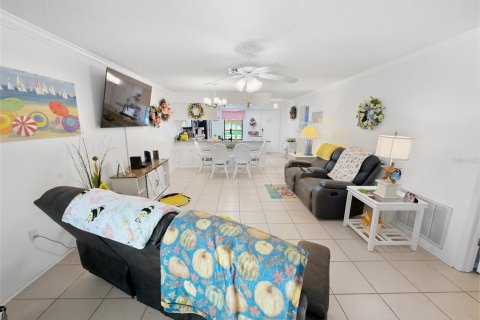 Condo in Hudson, Florida, 2 bedrooms  № 2396327 - photo 15