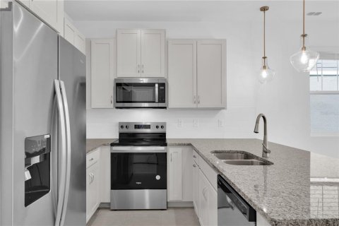 Touwnhouse à louer à Orlando, Floride: 4 chambres, 155.89 m2 № 2416556 - photo 6