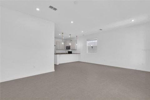 Touwnhouse à louer à Orlando, Floride: 4 chambres, 155.89 m2 № 2416556 - photo 4