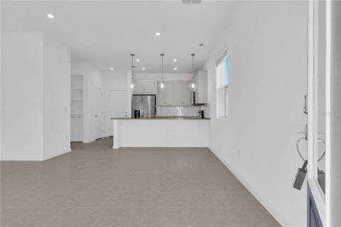 Touwnhouse à louer à Orlando, Floride: 4 chambres, 155.89 m2 № 2416556 - photo 2