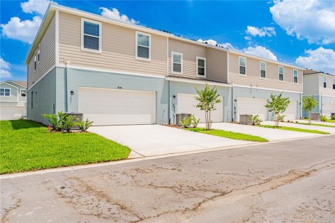 Touwnhouse à louer à Orlando, Floride: 4 chambres, 155.89 m2 № 2416556 - photo 9