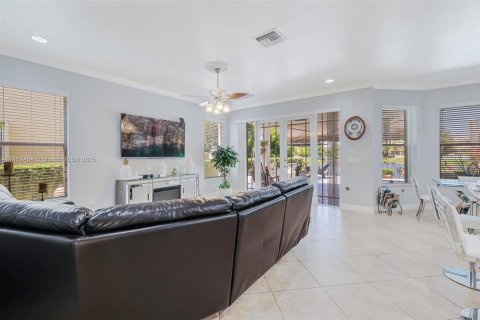 House in Miramar, Florida 5 bedrooms, 313.08 sq.m. № 1877643 - photo 22