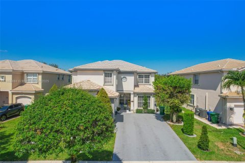 House in Miramar, Florida 5 bedrooms, 313.08 sq.m. № 1877643 - photo 4