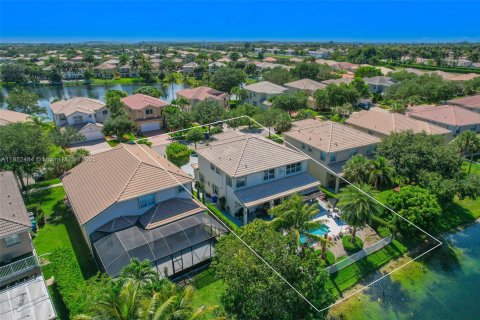 House in Miramar, Florida 5 bedrooms, 313.08 sq.m. № 1877643 - photo 7