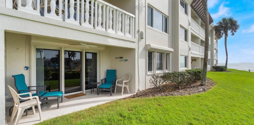 Condominio en New Smyrna Beach, Florida, 2 dormitorios № 1554614