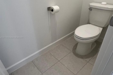 Touwnhouse à vendre à Pembroke Pines, Floride: 3 chambres, 175.4 m2 № 1936257 - photo 16