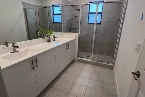 Touwnhouse à vendre à Pembroke Pines, Floride: 3 chambres, 175.4 m2 № 1936257 - photo 15