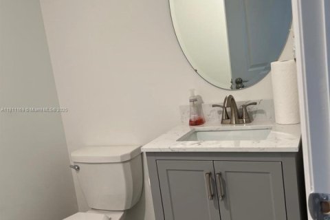 Townhouse in Pembroke Pines, Florida 3 bedrooms, 175.4 sq.m. № 1936257 - photo 6