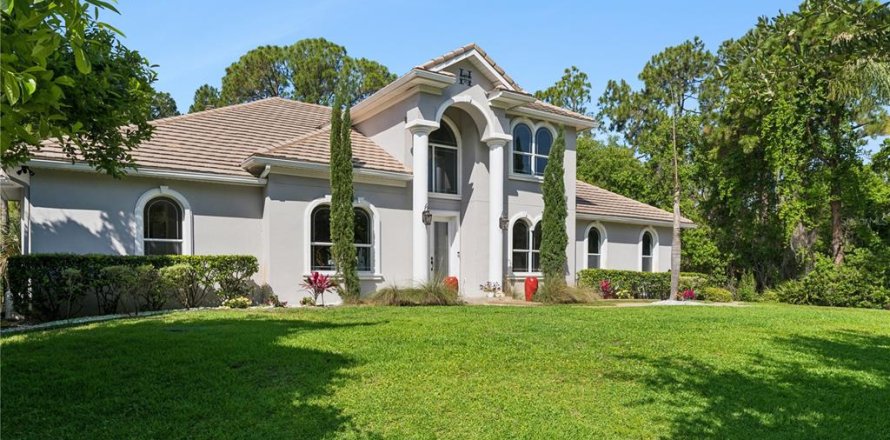 House in Orlando, Florida 4 bedrooms, 292.18 sq.m. № 2096668