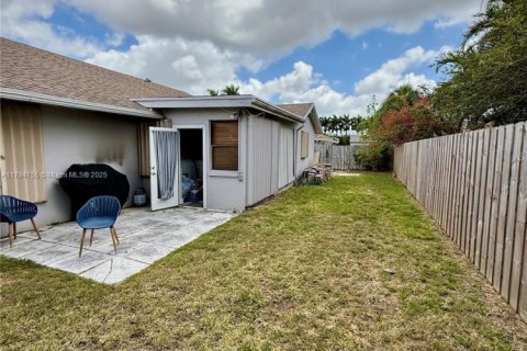 Купить виллу или дом в Дирфилд-Бич, Флорида 3 спальни, 150.41м2, № 1958643 - фото 16