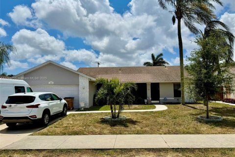 Купить виллу или дом в Дирфилд-Бич, Флорида 3 спальни, 150.41м2, № 1958643 - фото 1