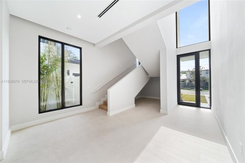 Купить виллу или дом в Форт-Лодердейл, Флорида 6 спален, 416.85м2, № 2007955 - фото 13