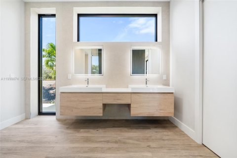 Купить виллу или дом в Форт-Лодердейл, Флорида 6 спален, 416.85м2, № 2007955 - фото 28