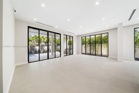 Купить виллу или дом в Форт-Лодердейл, Флорида 6 спален, 416.85м2, № 2007955 - фото 10