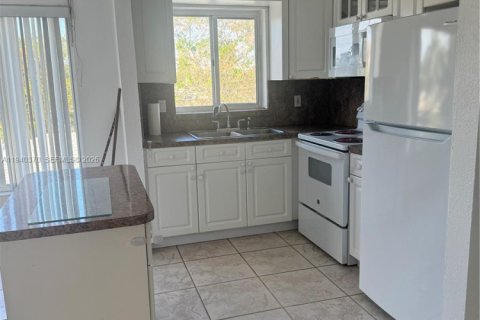 Copropriété à louer à Pembroke Pines, Floride: 2 chambres, 91.14 m2 № 1999265 - photo 5