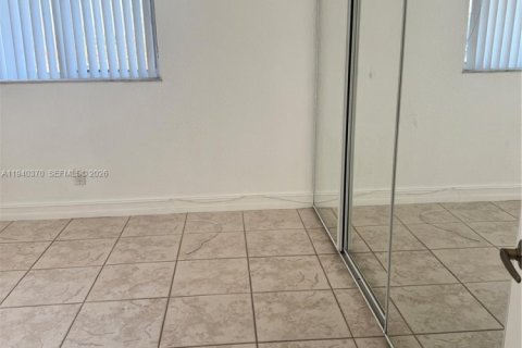 Copropriété à louer à Pembroke Pines, Floride: 2 chambres, 91.14 m2 № 1999265 - photo 6