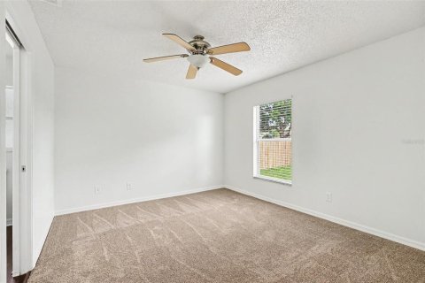 House in PORT ST. JOHN in Cocoa, Florida 4 bedrooms, 131.74 sq.m. № 2227875 - photo 10