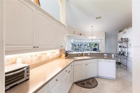 House in Port Charlotte, Florida 3 bedrooms, 182.92 sq.m. № 1612525 - photo 10