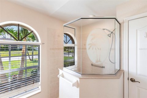 House in Port Charlotte, Florida 3 bedrooms, 182.92 sq.m. № 1612525 - photo 23