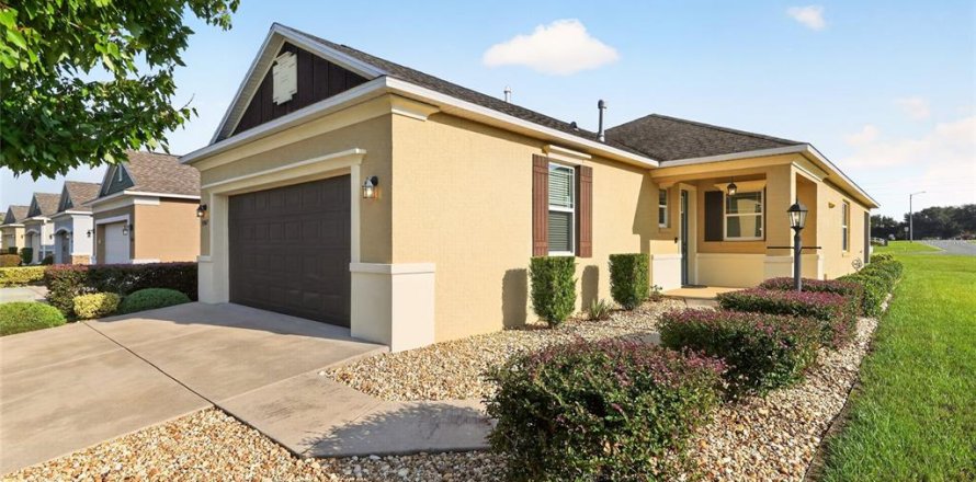 Villa ou maison à Ocala, Floride 2 chambres, 136.47 m2 № 2322725
