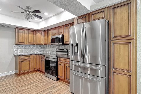 House in Brandon, Florida 3 bedrooms, 181.81 sq.m. № 1648145 - photo 29