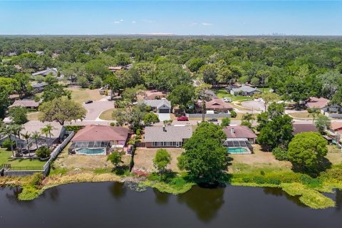 House in Brandon, Florida 3 bedrooms, 181.81 sq.m. № 1648145 - photo 9