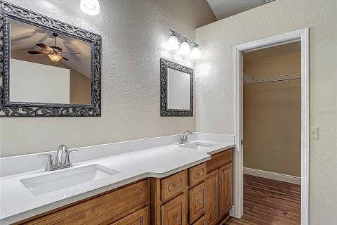 House in Brandon, Florida 3 bedrooms, 181.81 sq.m. № 1648145 - photo 27