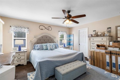 House in North Port, Florida 3 bedrooms, 145.67 sq.m. № 1167454 - photo 13