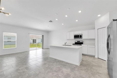 Casa en alquiler en Winter Haven, Florida, 4 dormitorios, 179.86 m2 № 2093617 - foto 7