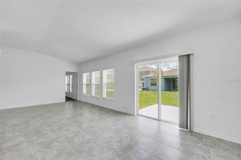 Casa en alquiler en Winter Haven, Florida, 4 dormitorios, 179.86 m2 № 2093617 - foto 14