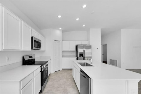 Casa en alquiler en Winter Haven, Florida, 4 dormitorios, 179.86 m2 № 2093617 - foto 11