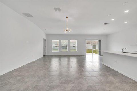 Casa en alquiler en Winter Haven, Florida, 4 dormitorios, 179.86 m2 № 2093617 - foto 4