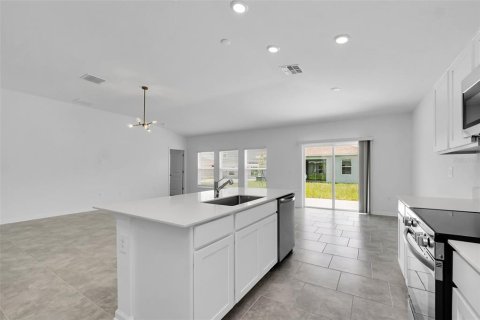 Casa en alquiler en Winter Haven, Florida, 4 dormitorios, 179.86 m2 № 2093617 - foto 13