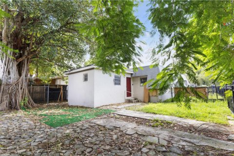 Villa ou maison à vendre à Miami, Floride: 4 chambres, 119.66 m2 № 1923324 - photo 23