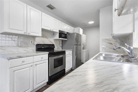 Villa ou maison à vendre à Miami, Floride: 4 chambres, 119.66 m2 № 1923324 - photo 6