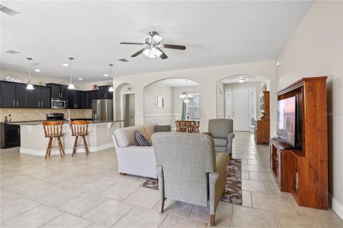 Casa en venta en Apopka, Florida, 4 dormitorios, 228.82 m2 № 1899993 - foto 12