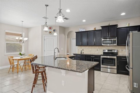 Casa en venta en Apopka, Florida, 4 dormitorios, 228.82 m2 № 1899993 - foto 14