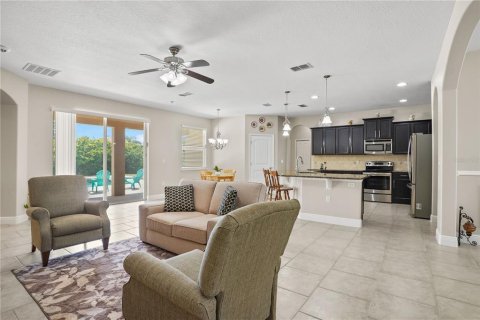 Casa en venta en Apopka, Florida, 4 dormitorios, 228.82 m2 № 1899993 - foto 11