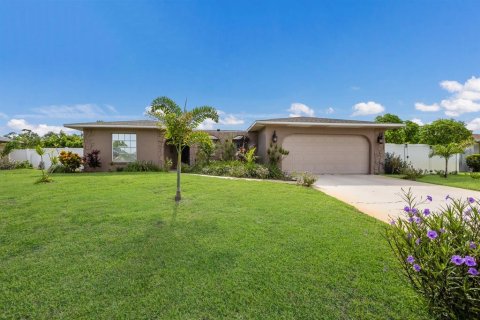 House in Bradenton, Florida 3 bedrooms, 146.14 sq.m. № 1845303 - photo 3