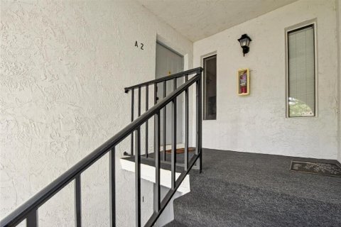 Condo in Tarpon Springs, Florida, 2 bedrooms  № 1911480 - photo 8