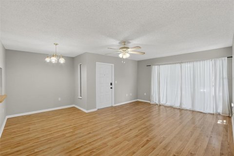 Condo in Tarpon Springs, Florida, 2 bedrooms  № 1911480 - photo 29