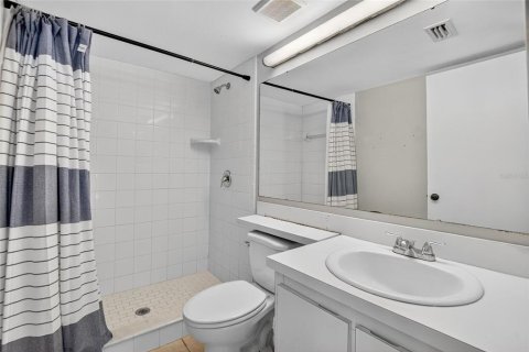 Condo in Tarpon Springs, Florida, 2 bedrooms  № 1911480 - photo 18