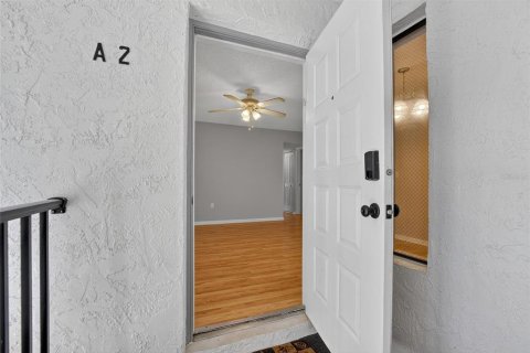 Condo in Tarpon Springs, Florida, 2 bedrooms  № 1911480 - photo 11