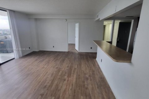 Condominio en venta en North Miami, Florida, 2 dormitorios, 83.61 m2 № 2077037 - foto 7
