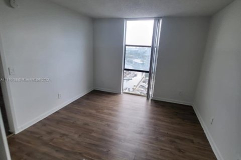 Condominio en venta en North Miami, Florida, 2 dormitorios, 83.61 m2 № 2077037 - foto 17