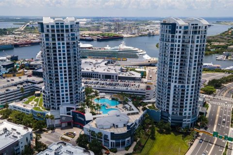 Condo in Tampa, Florida, 3 bedrooms  № 1536034 - photo 2